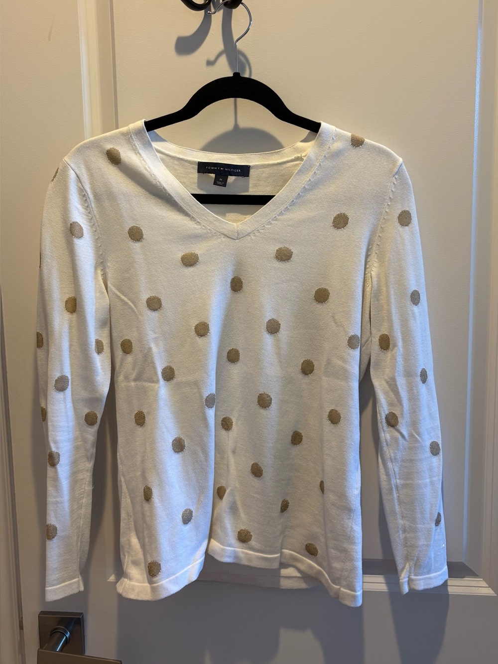 Tommy Hilfiger White and Gold Polka Dot Long Sleeve V-Neck Sweater, Size M